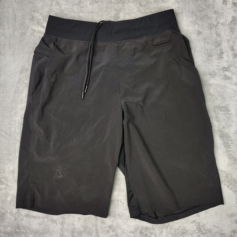 Lululemon T.H.E. Linerless Shorts Mens Medium‎ Black Athleisure Outdoor Gym 11"